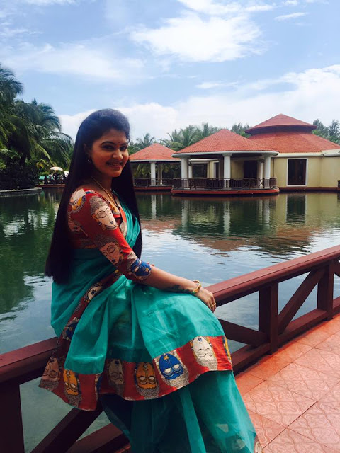 TV Actress Rachitha Mahalakshmi Photo Shoot In Blue Saree 10